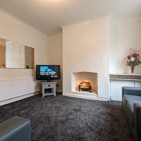 Moon Holiday Townhouse Free Parkingprivate Garden Blackpool Dış mekan fotoğraf