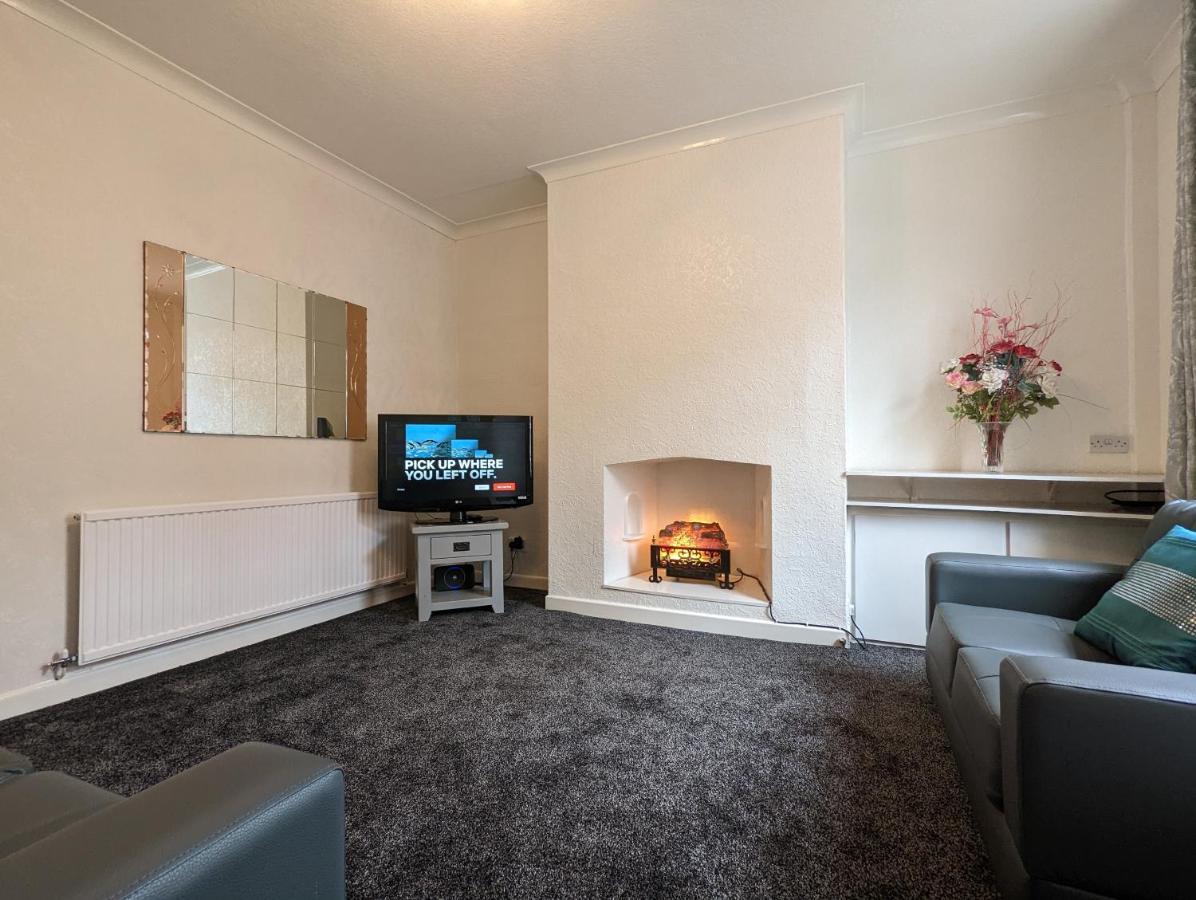 Moon Holiday Townhouse Free Parkingprivate Garden Blackpool Dış mekan fotoğraf