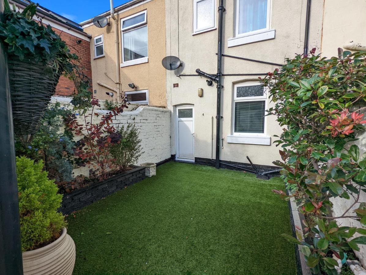 Moon Holiday Townhouse Free Parkingprivate Garden Blackpool Dış mekan fotoğraf