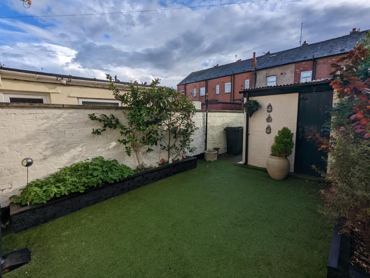 Moon Holiday Townhouse Free Parkingprivate Garden Blackpool Dış mekan fotoğraf